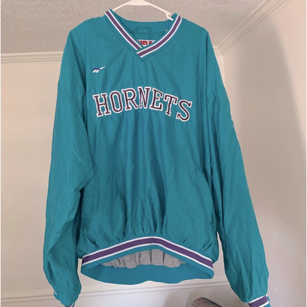 Vintage Charlotte Hornets V neck pullover jacket